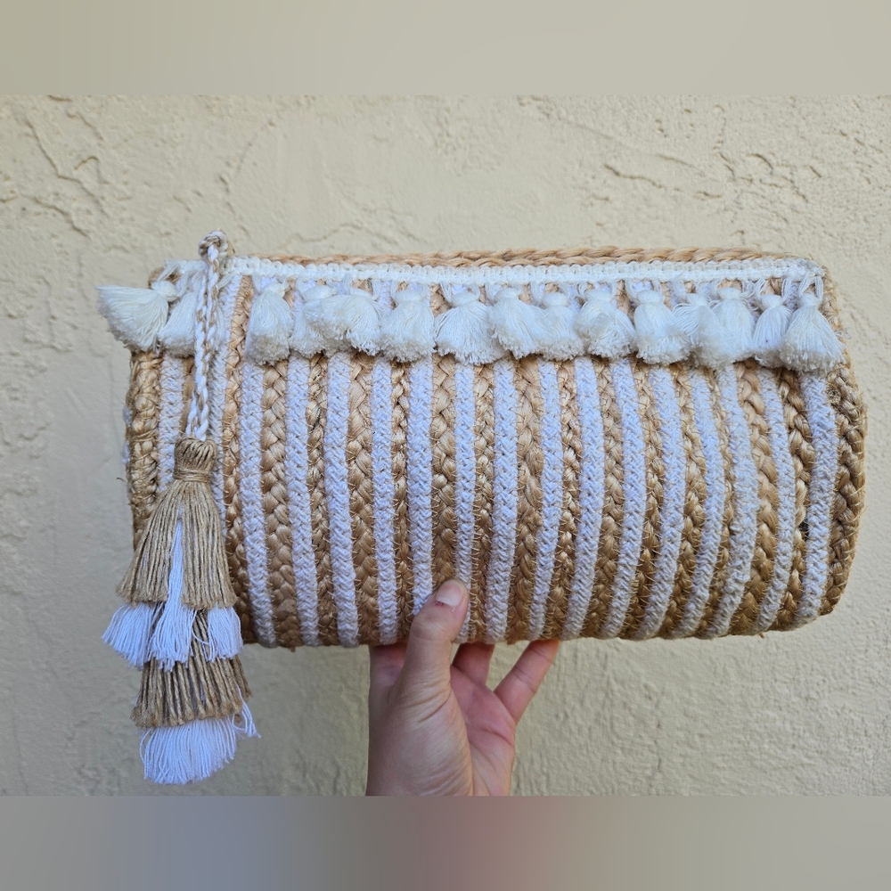 Anthropologie Shiraleah Mare Woven Tassel Clutch Bag in Natural Jute and Cream - Picture 8 of 13